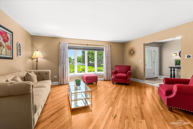 2266 RICHMOND Drive, Wheaton, IL 60189
