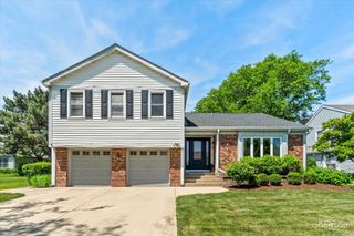 2266 RICHMOND Drive, Wheaton, IL 60189