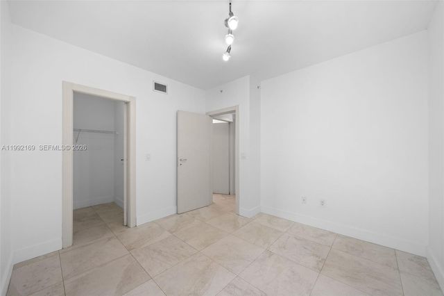 7918 Harbor Island Dr 311, North Bay Village, FL 33141