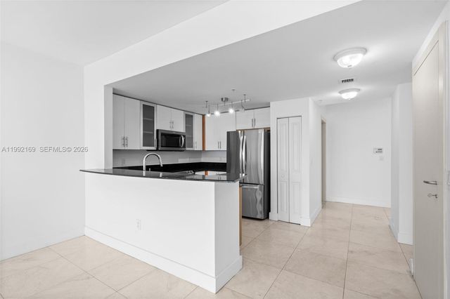 7918 Harbor Island Dr 311, North Bay Village, FL 33141