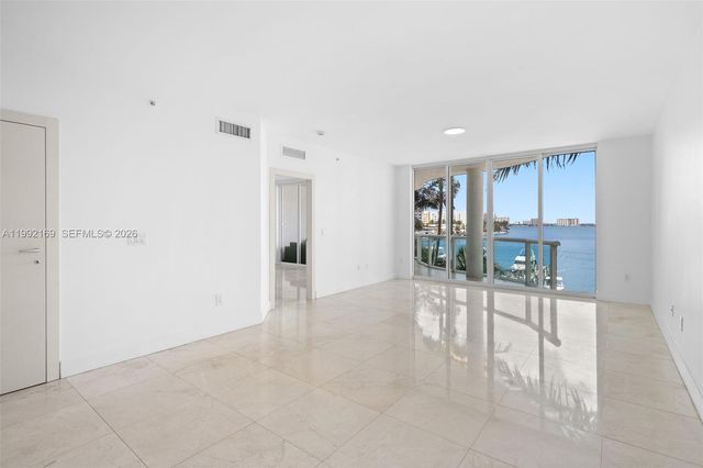 7918 Harbor Island Dr 311, North Bay Village, FL 33141