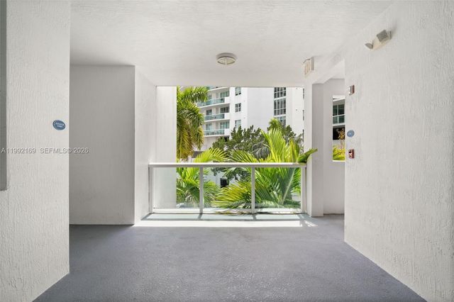 7918 Harbor Island Dr 311, North Bay Village, FL 33141