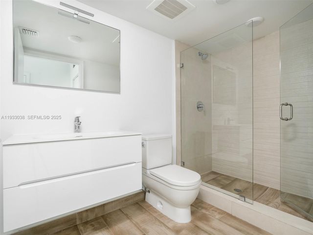 9261 E Bay Harbor Dr 305, Bay Harbor Islands, FL 33154