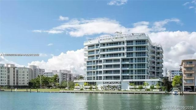 9261 E Bay Harbor Dr 305, Bay Harbor Islands, FL 33154