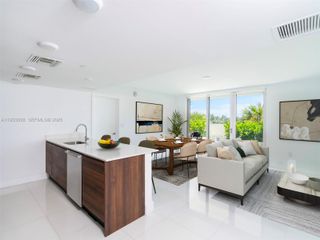 9261 E Bay Harbor Dr 305, Bay Harbor Islands, FL 33154