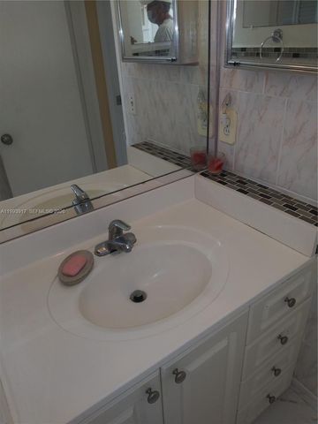 141 NE 10th Ave 29B, Hallandale Beach, FL 33009