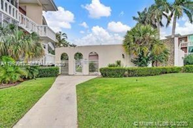 141 NE 10th Ave 29B, Hallandale Beach, FL 33009