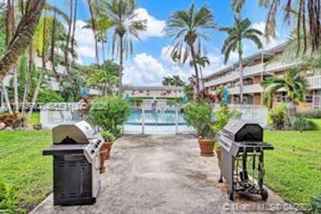 141 NE 10th Ave 29B, Hallandale Beach, FL 33009