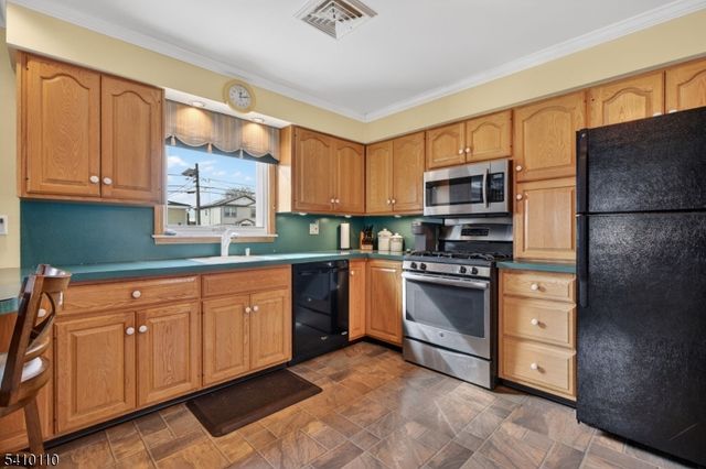 710 W Elm St, Linden City, NJ 07036