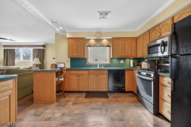 710 W Elm St, Linden City, NJ 07036