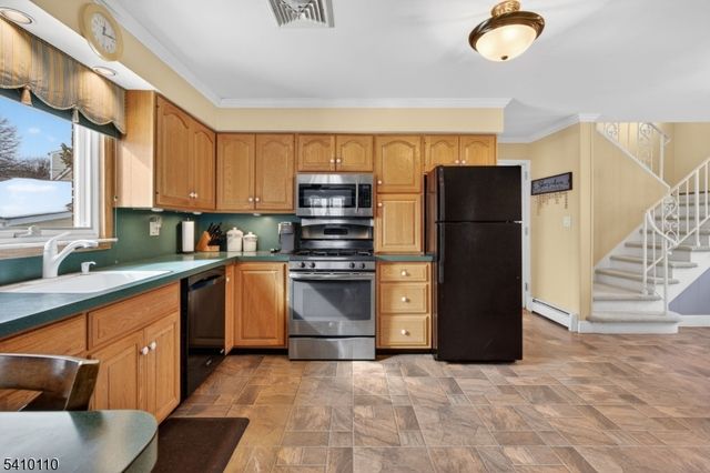 710 W Elm St, Linden City, NJ 07036