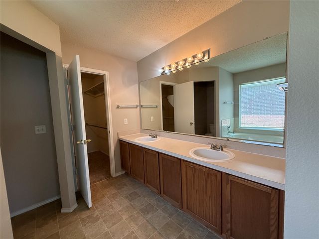106 Oakhurst Drive, Seagoville, TX 75159