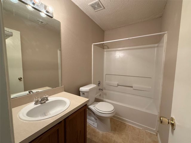 106 Oakhurst Drive, Seagoville, TX 75159
