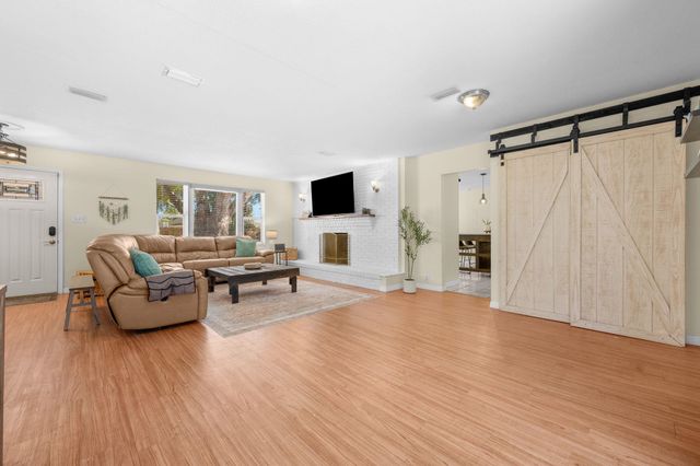 4233 Oak Ln, St Augustine, FL 32086