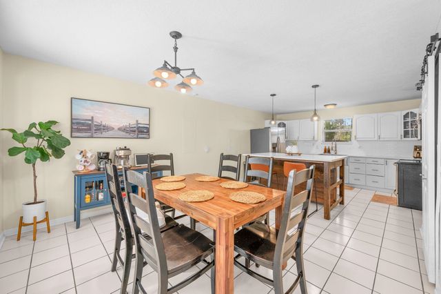 4233 Oak Ln, St Augustine, FL 32086