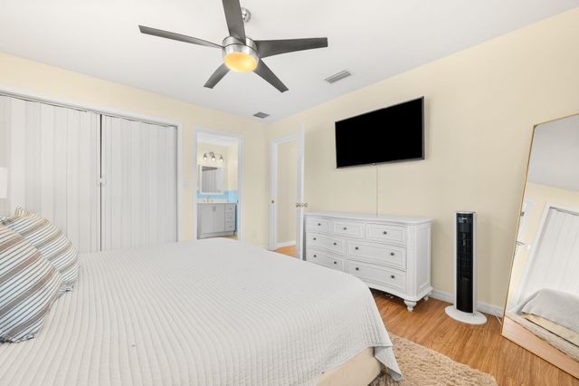 4233 Oak Ln, St Augustine, FL 32086