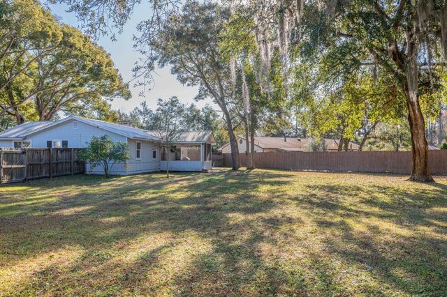 4233 Oak Ln, St Augustine, FL 32086