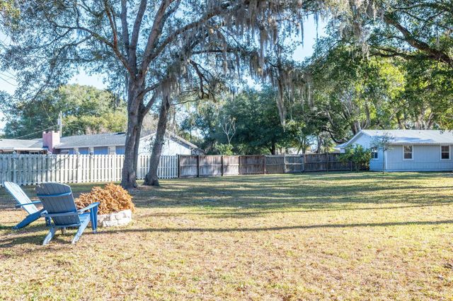 4233 Oak Ln, St Augustine, FL 32086