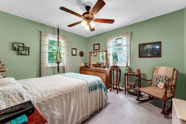 2556 S Westwood Avenue, Springfield, MO 65807