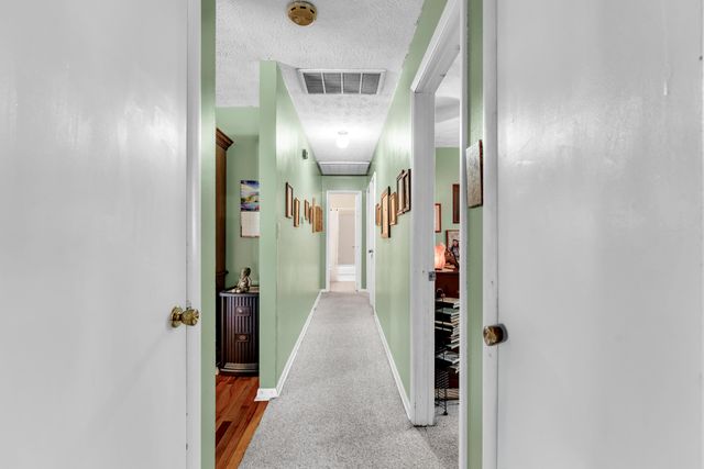 2556 S Westwood Avenue, Springfield, MO 65807