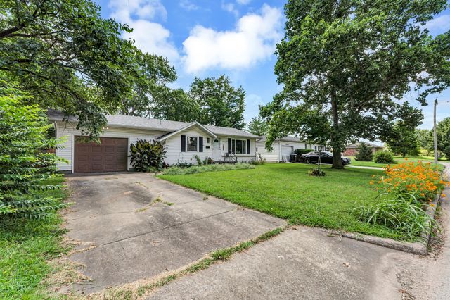2556 S Westwood Avenue, Springfield, MO 65807