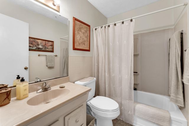 2556 S Westwood Avenue, Springfield, MO 65807