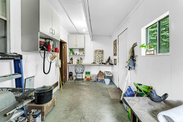 2556 S Westwood Avenue, Springfield, MO 65807