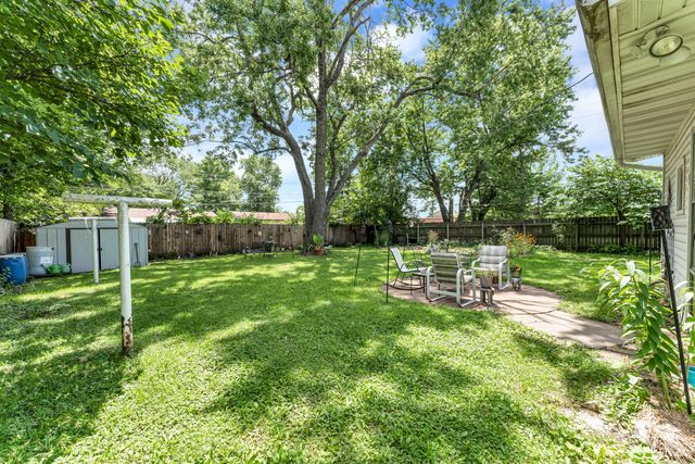 2556 S Westwood Avenue, Springfield, MO 65807