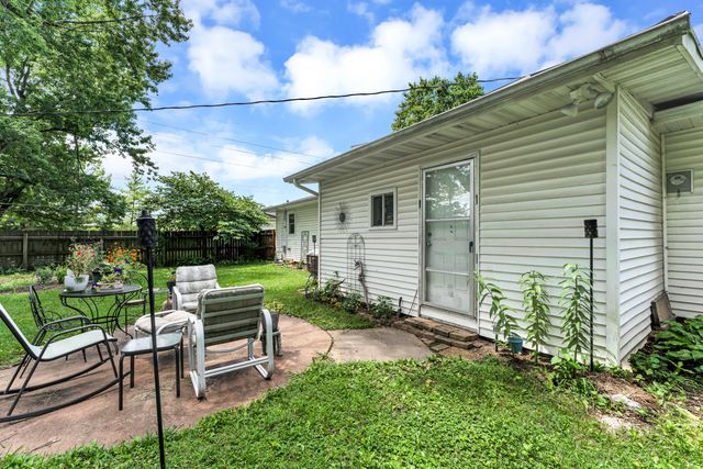 2556 S Westwood Avenue, Springfield, MO 65807