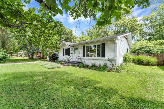 2556 S Westwood Avenue, Springfield, MO 65807