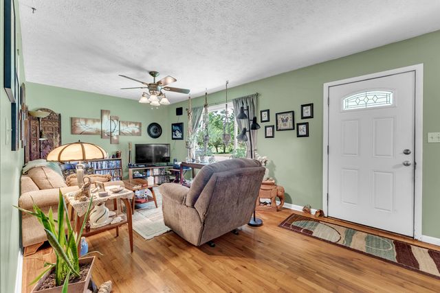 2556 S Westwood Avenue, Springfield, MO 65807
