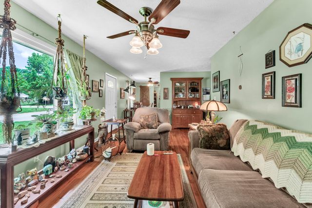 2556 S Westwood Avenue, Springfield, MO 65807
