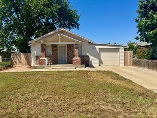 909 E Lincoln Avenue, Madera, CA 93638
