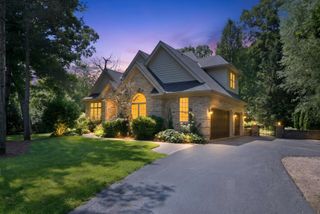 2523 Forest Court, Lindenhurst, IL 60046