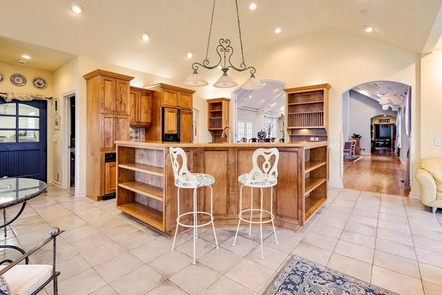1436 Greenbrier Drive, Mount Vernon, OH 43050
