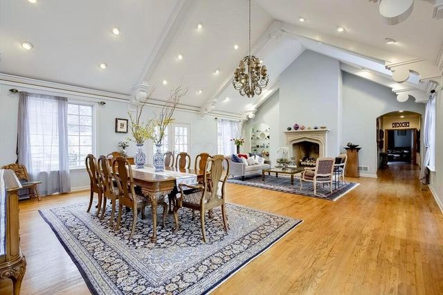 1436 Greenbrier Drive, Mount Vernon, OH 43050