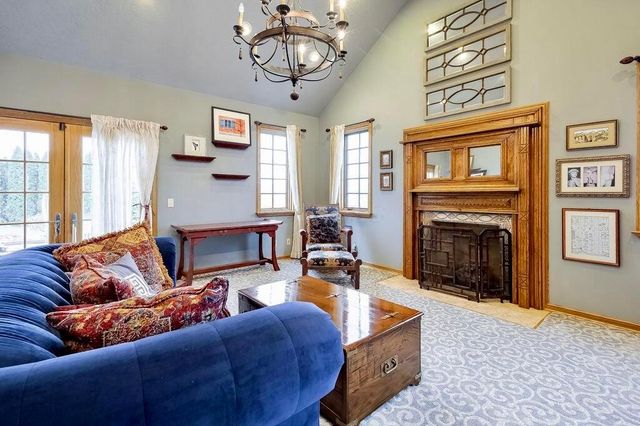 1436 Greenbrier Drive, Mount Vernon, OH 43050