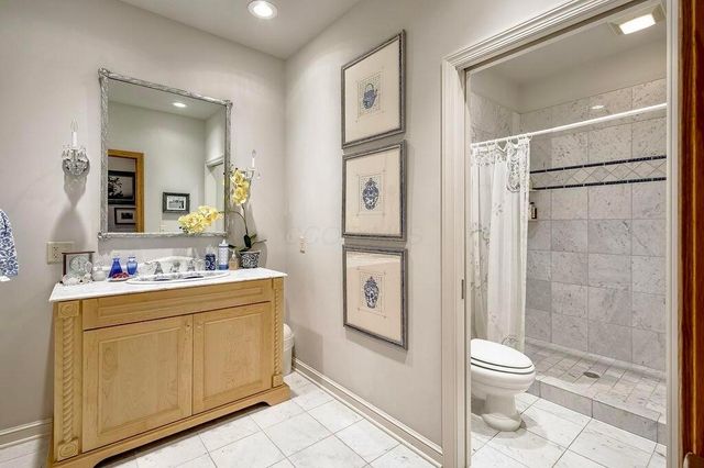 1436 Greenbrier Drive, Mount Vernon, OH 43050