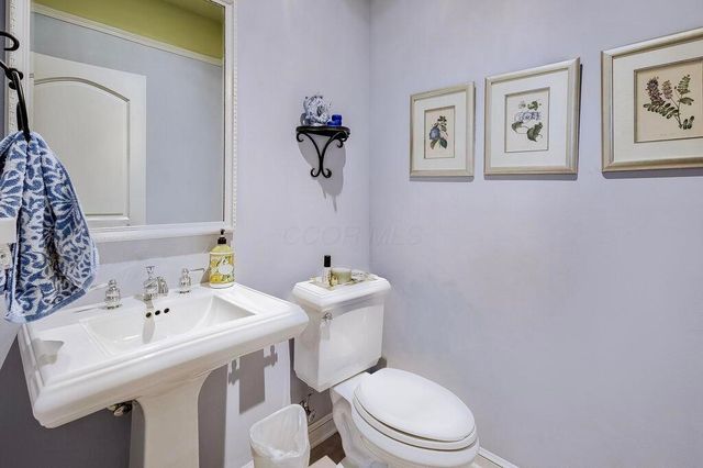 1436 Greenbrier Drive, Mount Vernon, OH 43050