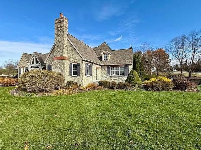 1436 Greenbrier Drive, Mount Vernon, OH 43050
