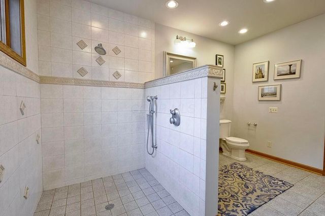 1436 Greenbrier Drive, Mount Vernon, OH 43050