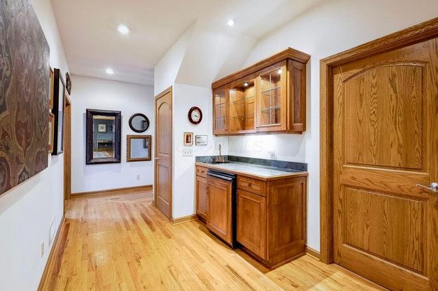 1436 Greenbrier Drive, Mount Vernon, OH 43050