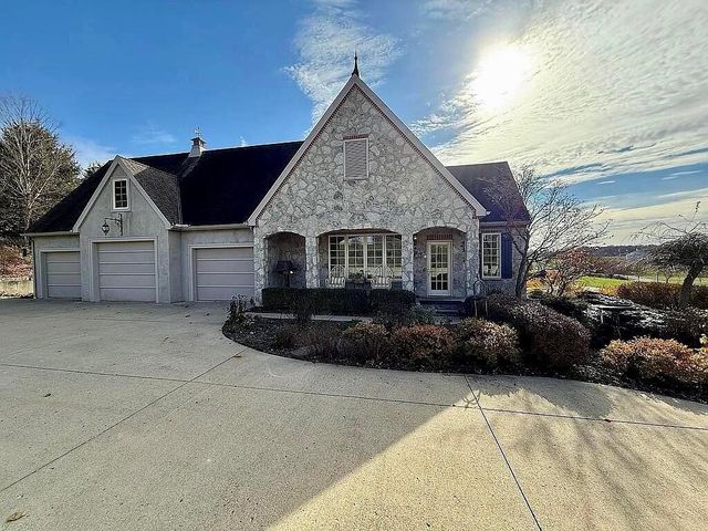 1436 Greenbrier Drive, Mount Vernon, OH 43050