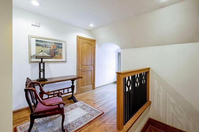 1436 Greenbrier Drive, Mount Vernon, OH 43050