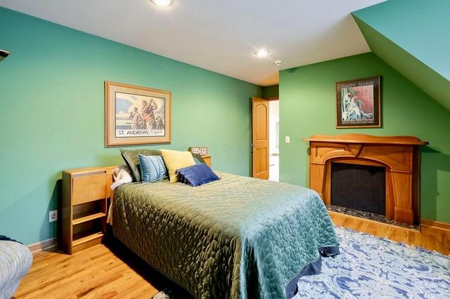 1436 Greenbrier Drive, Mount Vernon, OH 43050
