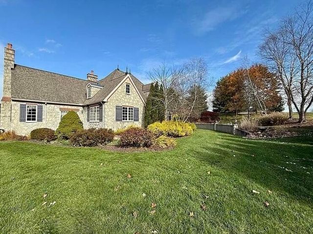 1436 Greenbrier Drive, Mount Vernon, OH 43050