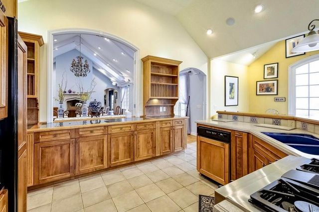 1436 Greenbrier Drive, Mount Vernon, OH 43050