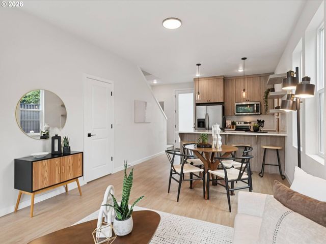 6410 N BURRAGE Ave, Portland, OR 97217