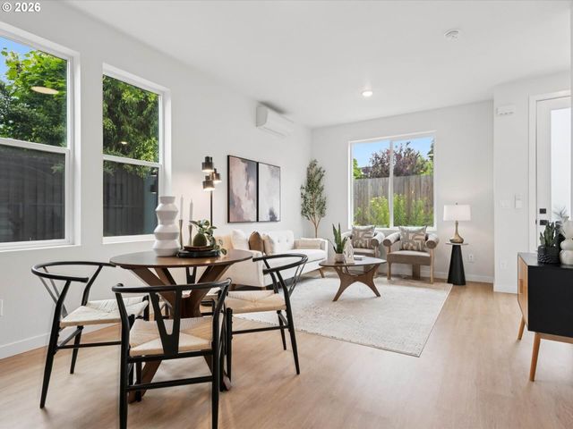 6410 N BURRAGE Ave, Portland, OR 97217