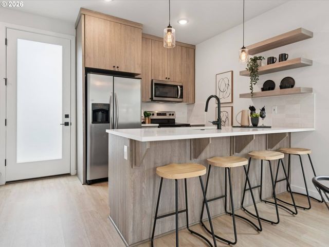 6410 N BURRAGE Ave, Portland, OR 97217